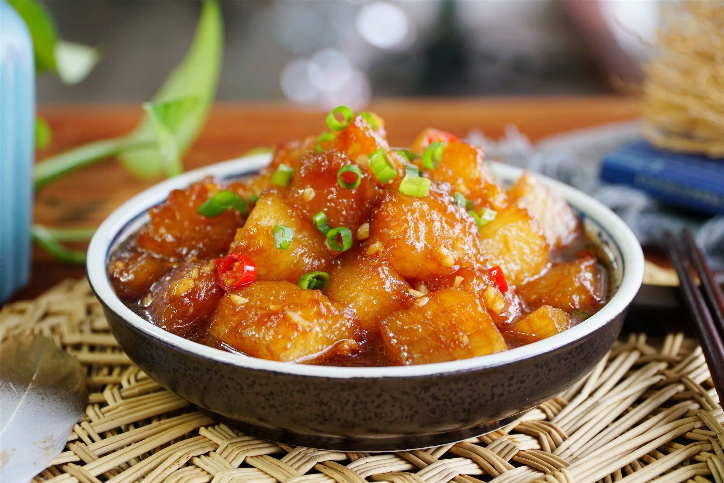 红烧冬瓜|学会冬瓜这样吃，一顿能干两碗饭，不放肉也很香，上桌汤汁都不剩