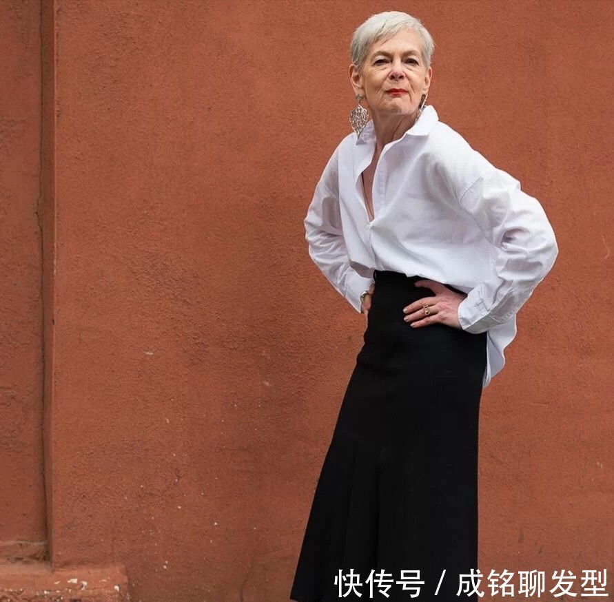 白色t恤|别说花白头发的奶奶不懂时尚!看看这几位时髦奶奶,比年轻人还潮