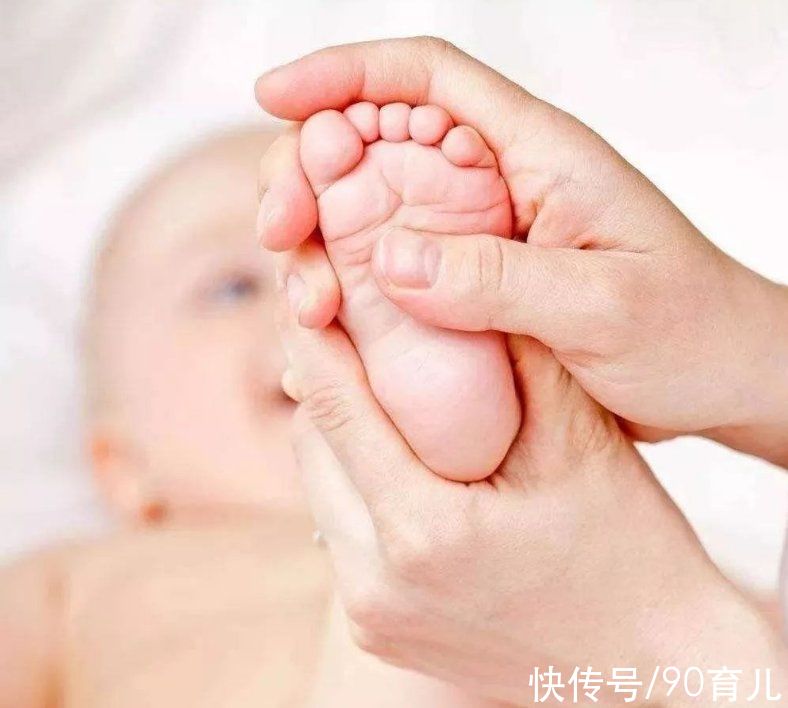 脚底|不满三岁的宝宝，身上这三个部位是“禁区”，随意触碰或伤到宝宝