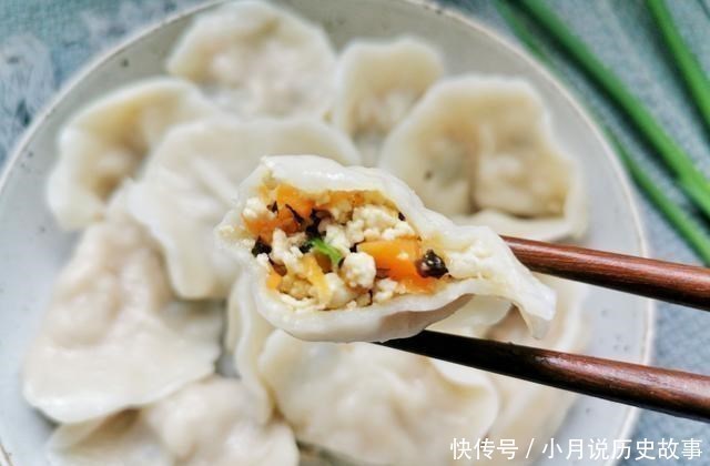 豆腐别知道炖,用来拌馅儿包饺子,比肉馅儿还受欢迎,关键是省钱