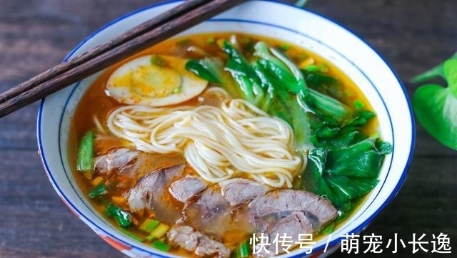 家有小学生,早餐不将就,这早餐每天早上吃一碗,补充营养长个子