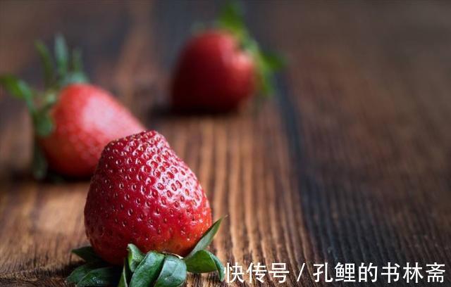 维c|女人不想皮肤“蜡黄”,4种零食可多吃,美白养颜,比敷面膜更好