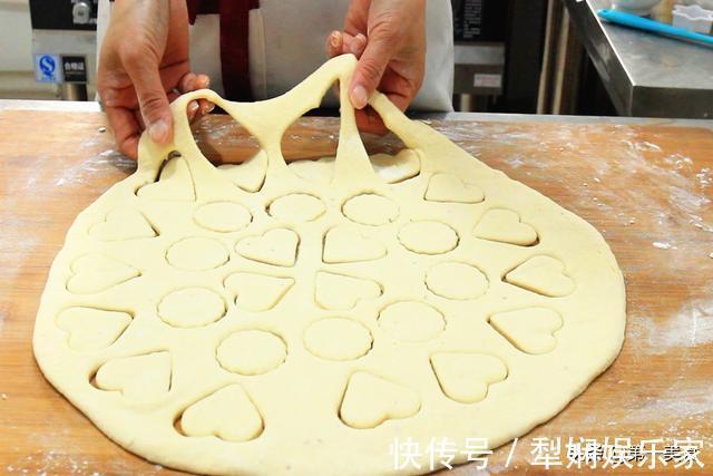 鸡蛋|山药里打2个鸡蛋,不用早起10分钟出锅,这懒人早餐孩子抢着吃