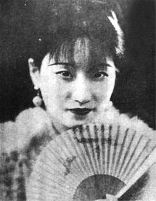 “校园皇后”陆小曼年轻时有多美看她当年的黑白旧照,你就懂了