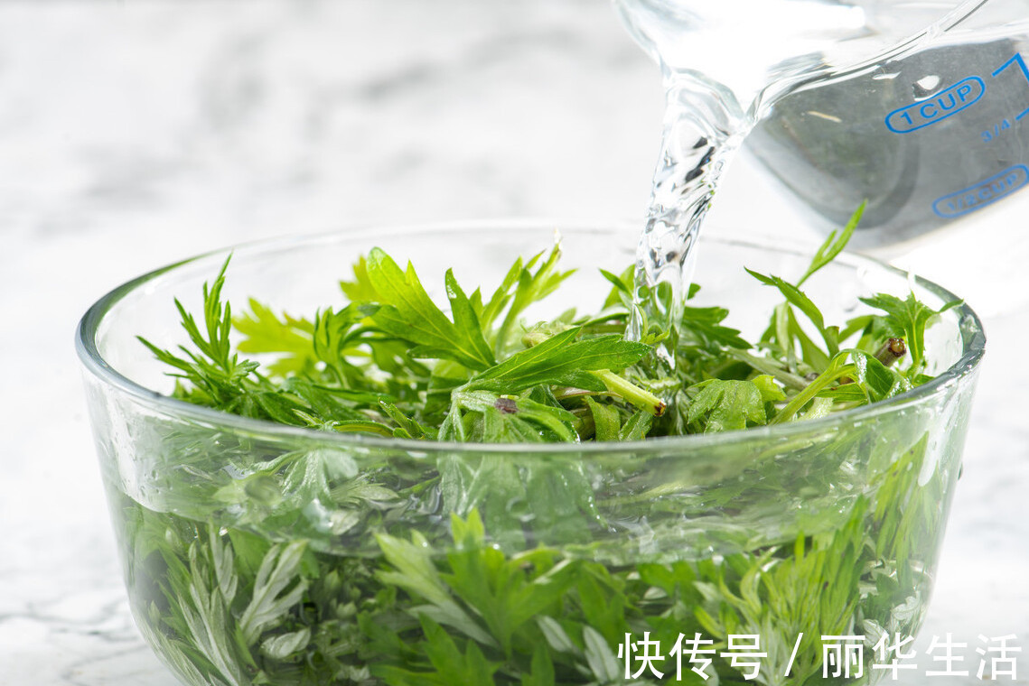 咸蛋黄|想吃青团不用买,教你用艾叶自己做,软糯清香不粘牙,好吃又好做