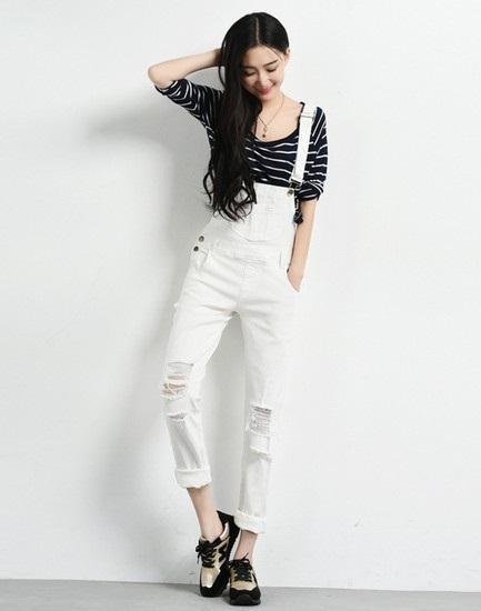 别以为穿背带裤就是“装嫩”,瞅瞅下面这穿搭,十分元气美腻