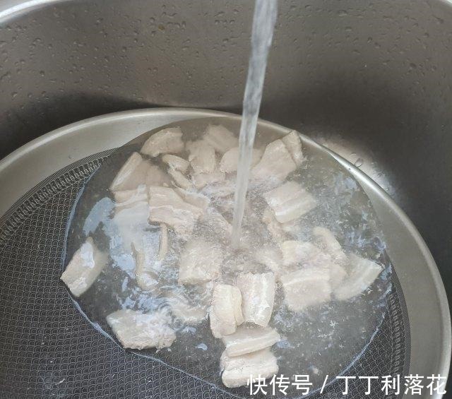 泡椒|酸包菜烧肉片,香而不腻,解馋下饭!