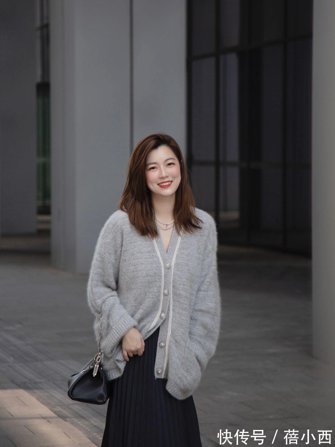 开衫 春天穿衣无需复杂,用“针织开衫”打造潮流感,出街绝对赚足眼球