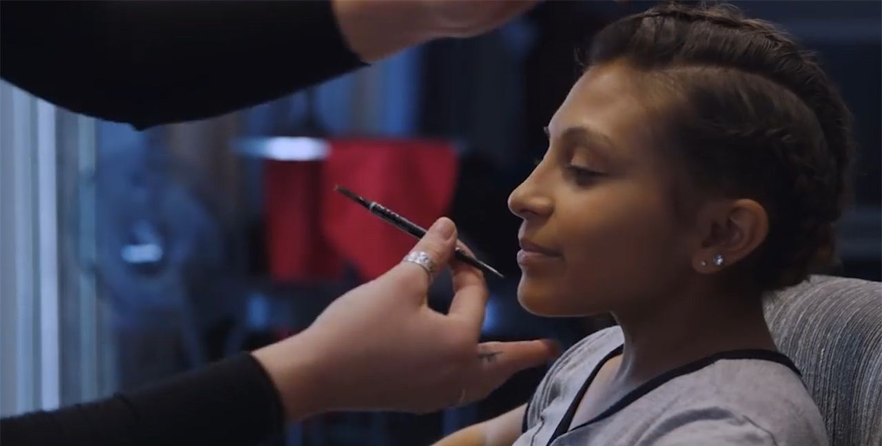 女孩|身高不到1米的21岁女孩，却成为一名模特，人生如同开挂