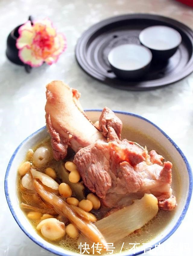 睡眠不好的人多喝这碗汤,鲜美又安神,拒绝辗