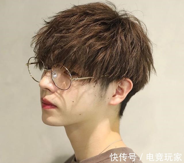 造型 别总剪男士背头了,这才是年轻男士该有的发型,看看帅到你了吗!