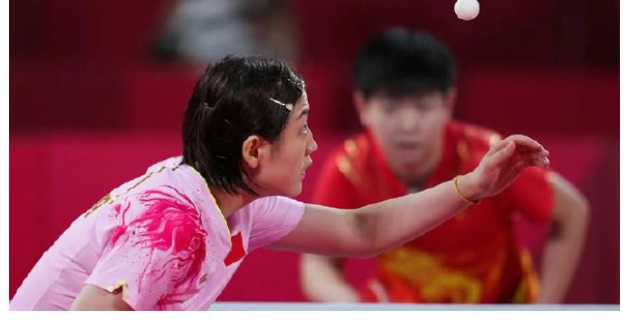 奪冠|陳夢奪冠，表哥黃曉明太激動，冠軍家中內(nèi)景罕曝光，獎牌擠滿客廳