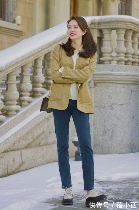 搭配 这才是30、40岁普通人的穿衣典范,自信优雅,基础款穿出高级感