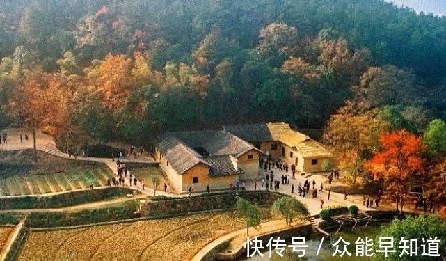 毛主席#百年前,一位秀才在此山写了首诗,没想百年后,一位伟人在此诞生