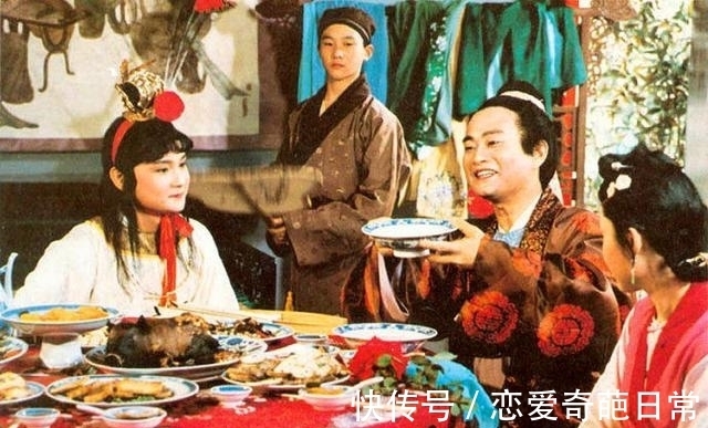 红楼梦!红楼梦:和夏家两代联姻,跟掌柜的做世交!薛宝钗出身不如夏金桂