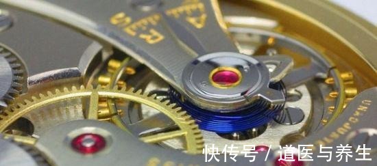 维修店&“要面子”撑起百亿市场!被央视点名批评,名表买得起养不起!