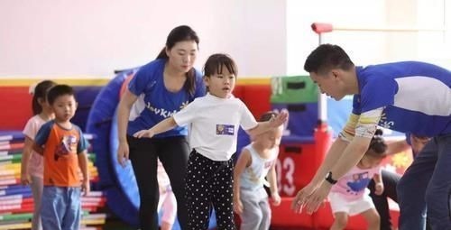 激素分泌|宝宝身高从小抓起,该怎么做?让这位宝妈告诉你,生长激素不可取