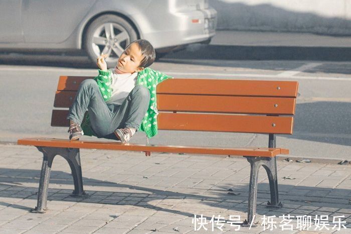 孩子|孩子有这3种“怪异行为”,家长别刻意打压,这是他高智商的表现