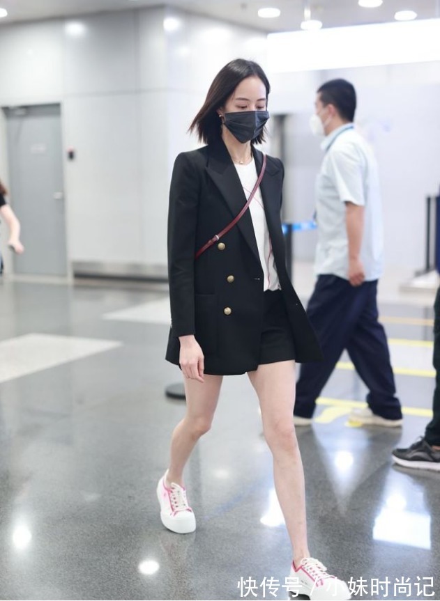 素颜 张钧甯颜值真抗打,纯素颜皮肤紧致无皱纹,38岁嫩似女大学生