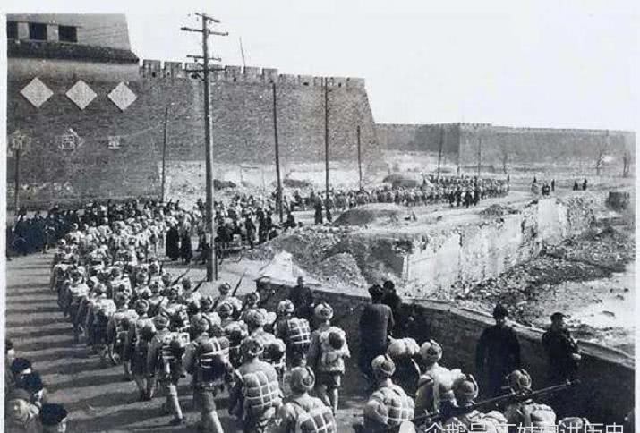 傅作义|1949年1月，傅作义起义之后，当过军区司令员，为什么没有军衔？