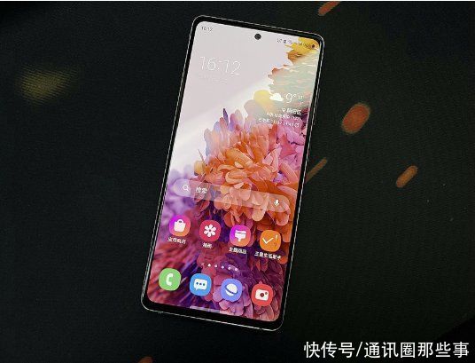 接受|三星这款新机售价3K+，但塑料机身惹吐槽，换做是你能接受吗？