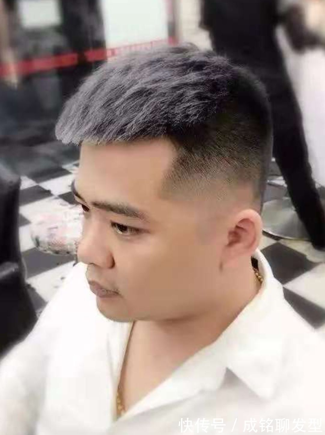 发际线|脸大的男生适合什么样的发型?试试这三种显瘦的发型,干练又酷帅
