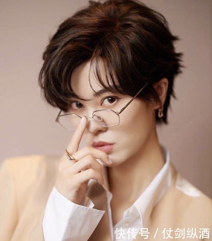 Lisa终于换刘海,像换了张脸一样,看了我都想剪同款