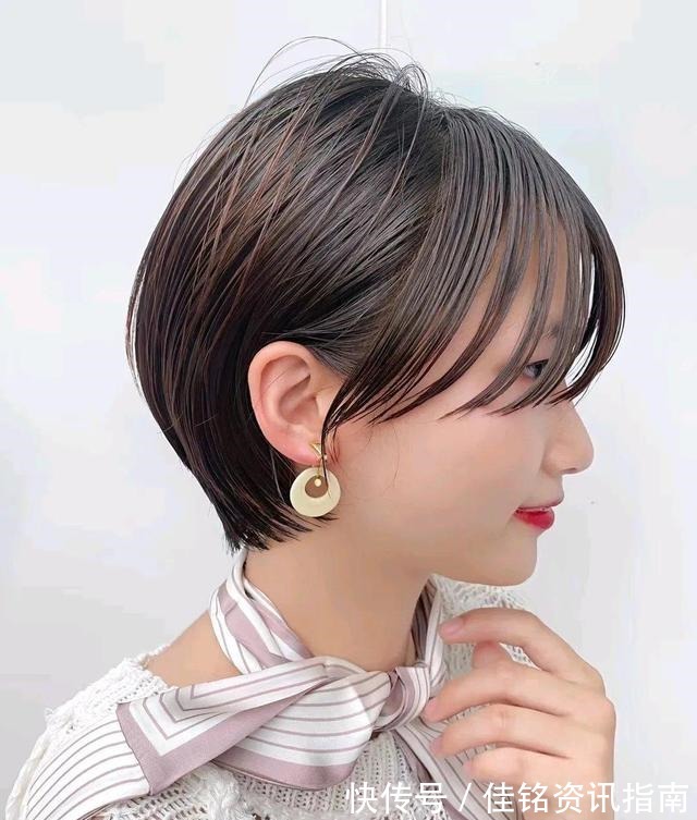 染发 羊毛卷已过时,22款当下流行发型送给大家,直接剪就对了!