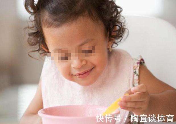 孩子|“吃一口一个星期都难消化”,不少家长还在喂,难怪孩子发育迟缓