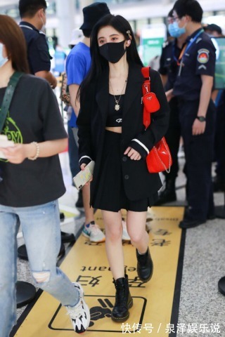 包臀裙 西装+运动内衣简直绝了!秋天这样穿得炸街,早秋穿搭安排好了