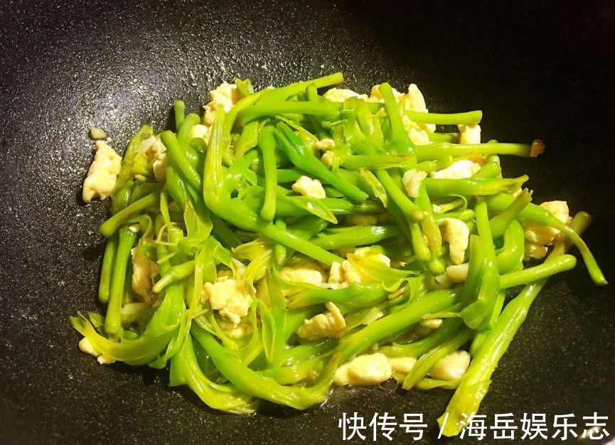 黄花菜炒蛋|天然“安眠药”找到了,每天炒一盘,镇定安神,一觉睡到大天亮