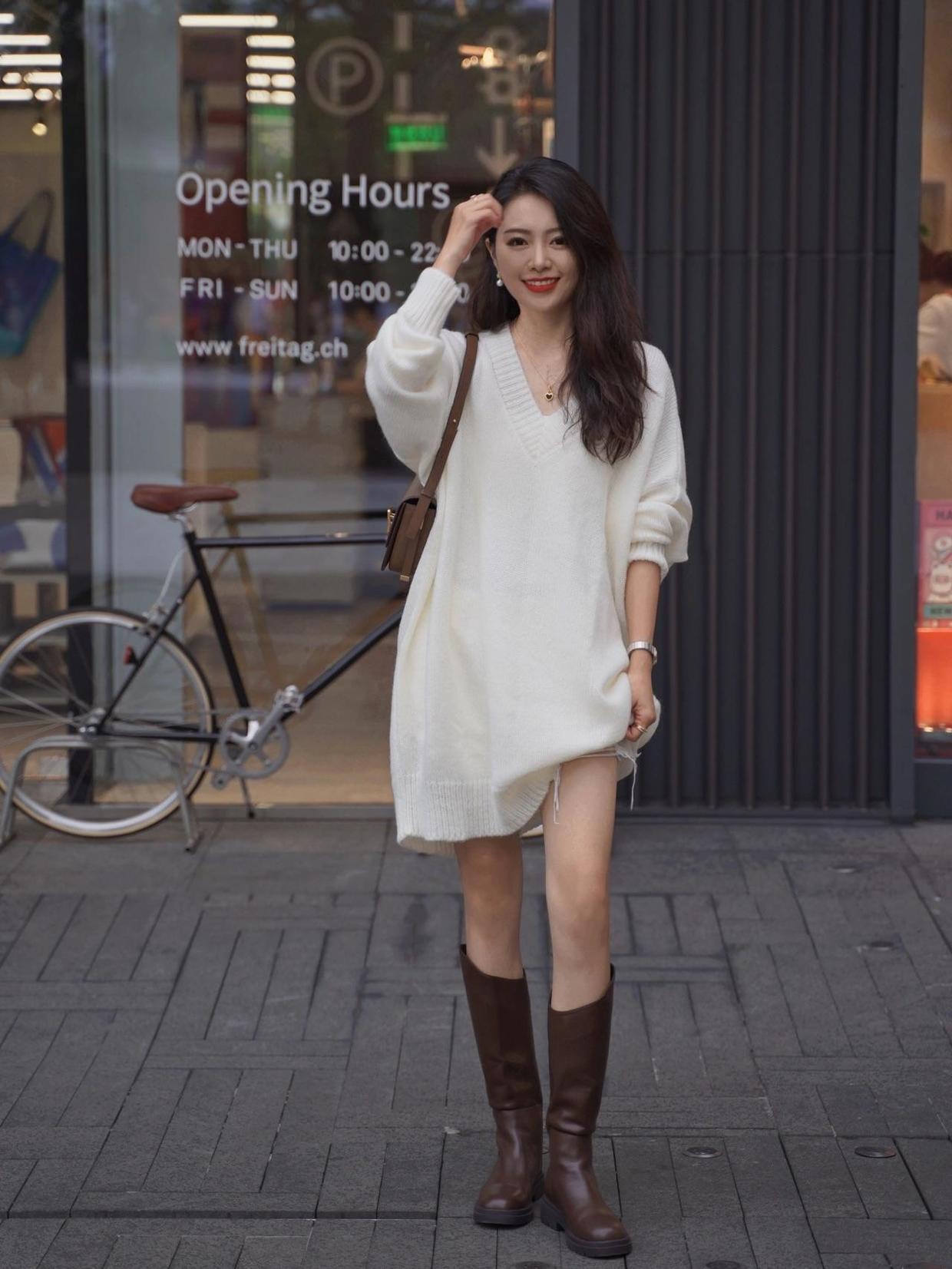 造型 今年也流行针织连衣裙,这几位时髦精都在穿,提升气质又温暖优雅