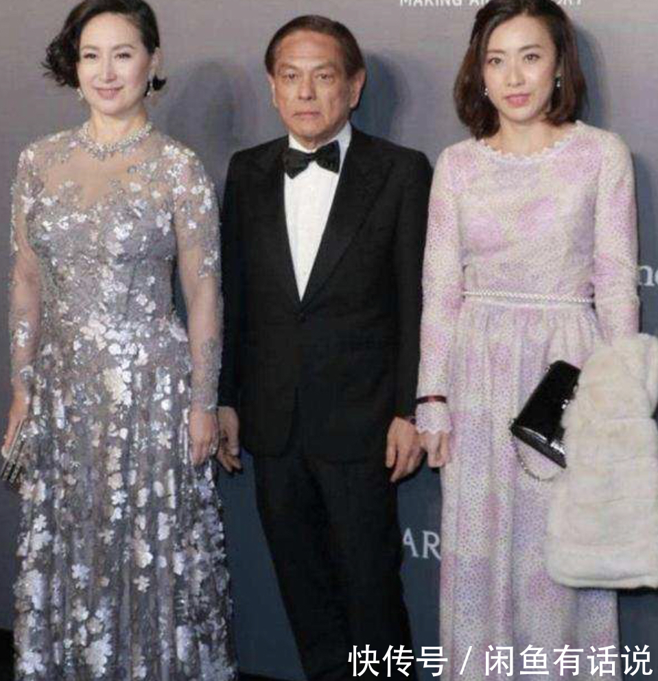 蕾丝|甘比终于有了“贵妇感”,蕾丝衫配高腰裙优雅自信,气质越来越好