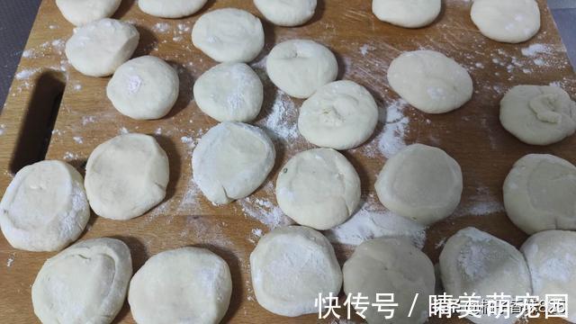 蒸包子|秋天遇到此菜别错过，蒸包子最香，营养高味道棒，再不吃就过季了