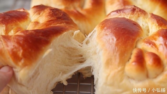 教你做玉米油老面包,发酵时冷藏3个小时,更松软香甜