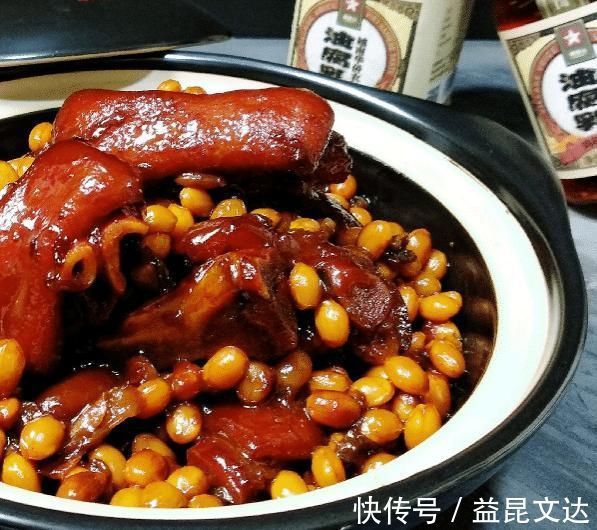 炖猪蹄,厨师长教你“2多3少”,保证软烂鲜香不油腻,一点也不腥