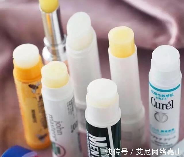 口红|涂口红的小技巧:注重打底很重要,勾勒唇形能让嘴巴更饱满!