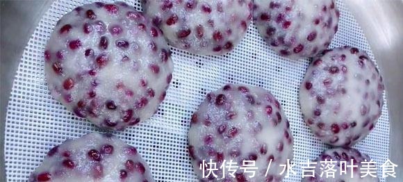 这小饼,不煎也不炒,几分钟就做好营养很高,小姐姐吃最好了!