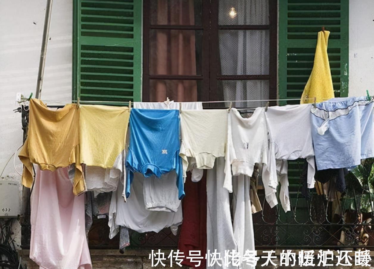 高层|出差发现一户高层这样晾晒衣服,设计得真有才,拍下来回家照着学