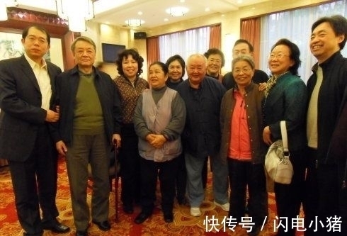 左手&叶剑英次子叶选宁左手挥毫惊艳网友,笔墨蹙旭惊电,无愧书坛绝唱