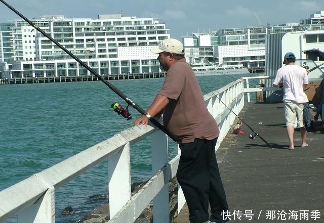 听说澳大利亚是个不会钓鱼都能钓上来鱼的地方，果然钓爆了