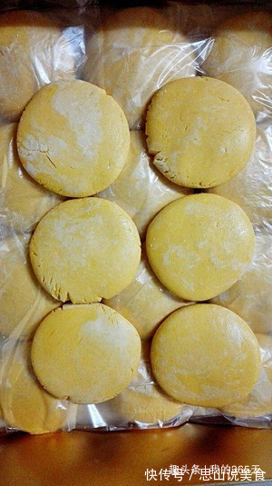 脆皮南瓜饼，只要掌握2个要领，外酥里糯，个个空心，出锅不塌陷