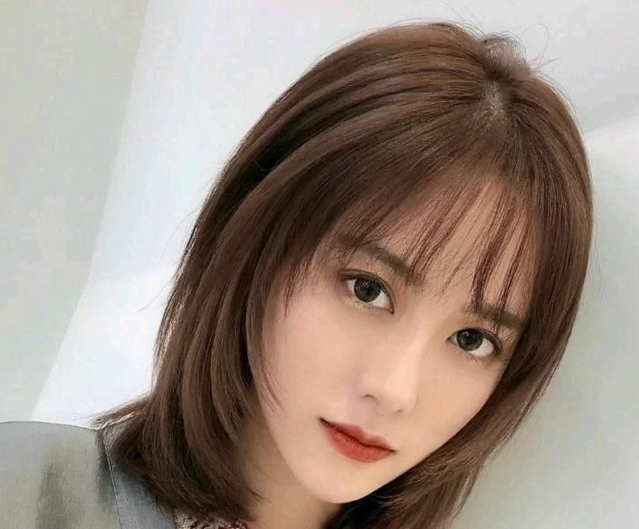 时髦 波波头早就时时髦了,当今盛行“档次发型”,清新风凉还显脸小