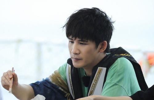 袁成杰|大张伟萌生去意？被曝辞去《天天向上》主持人，频繁翻车易被殃及