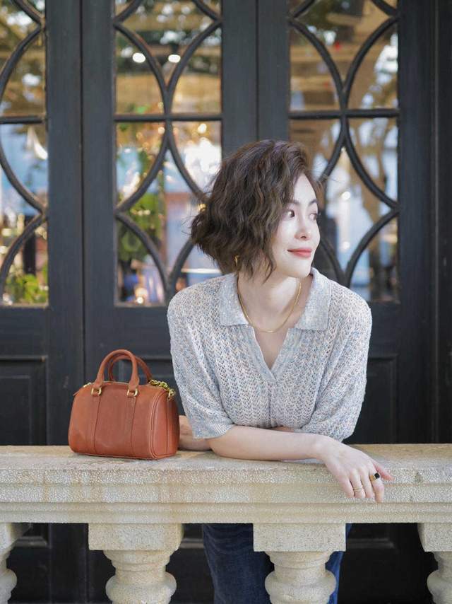 半身裙|秋季,针织衫怎么穿才高级?搭配半身裙或牛仔裤优雅洋气,超好看