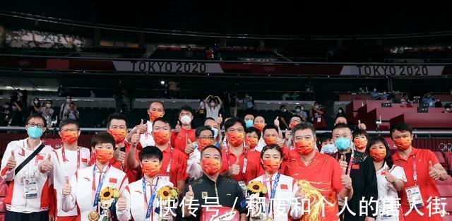 p卡|刘诗雯四张画面令人担忧!刘国梁向她击掌,拍照时她已经走了