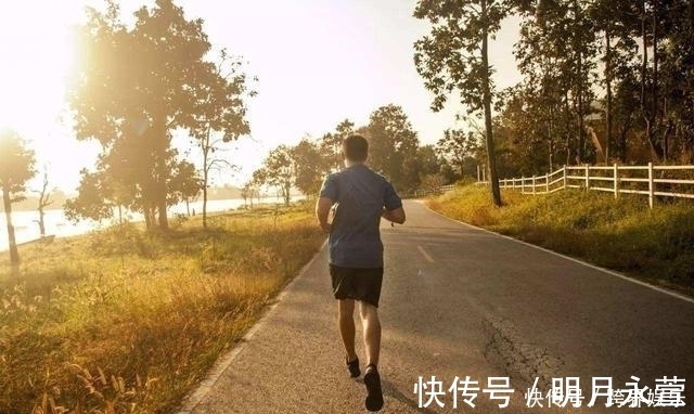 甘油三酯高|甘油三酯偏高，3种食物需“忌口”，若你爱吃，血管或加速变堵