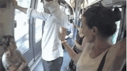 |搞笑GIF：拥有的技能全是好哥们喜欢，妹子不喜欢的~