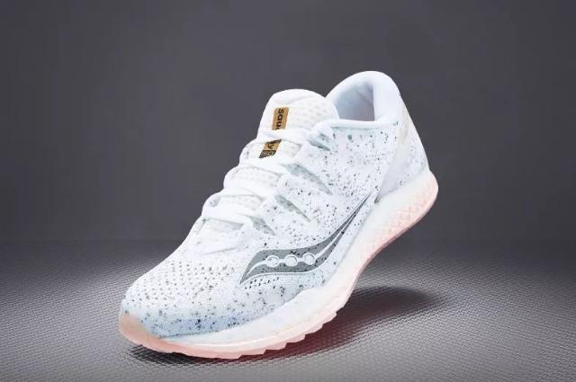 boost|跑鞋推荐:七大品牌超高人气的跑鞋汇总