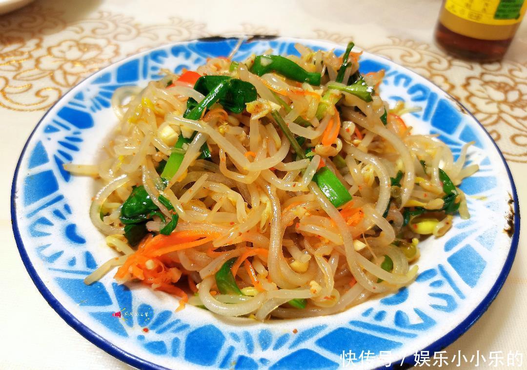 晒北方三线城市的年夜饭,9口人13道菜,网友:一看就是北方人